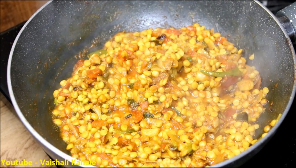 Pyaz ki patti aur chana dal sabzi