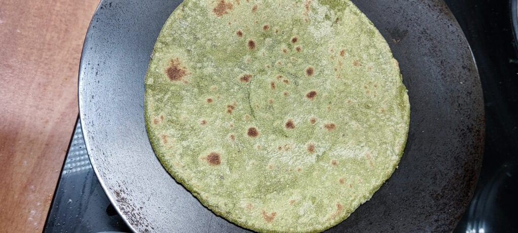 bathua paratha kaise bante hain