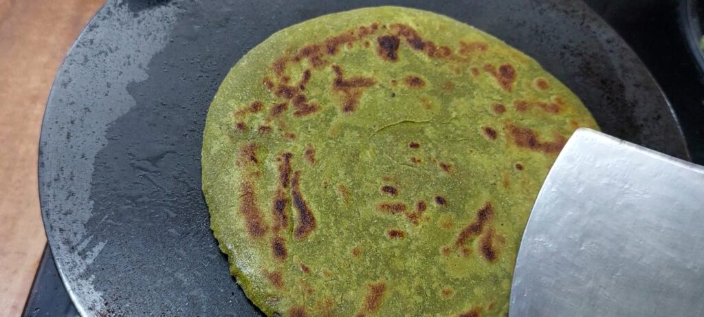 bathua paratha kaise bante hain