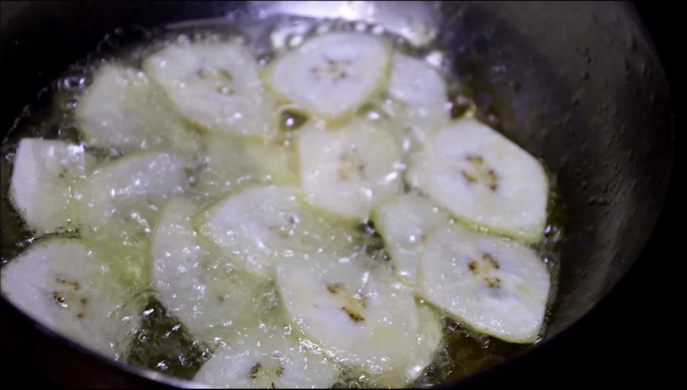 kacche kele ke chips recipe in hindi